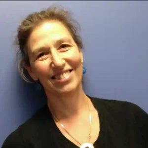 headshot of Julie Leavitt